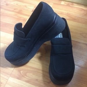 Steve Madden 90s platforms!